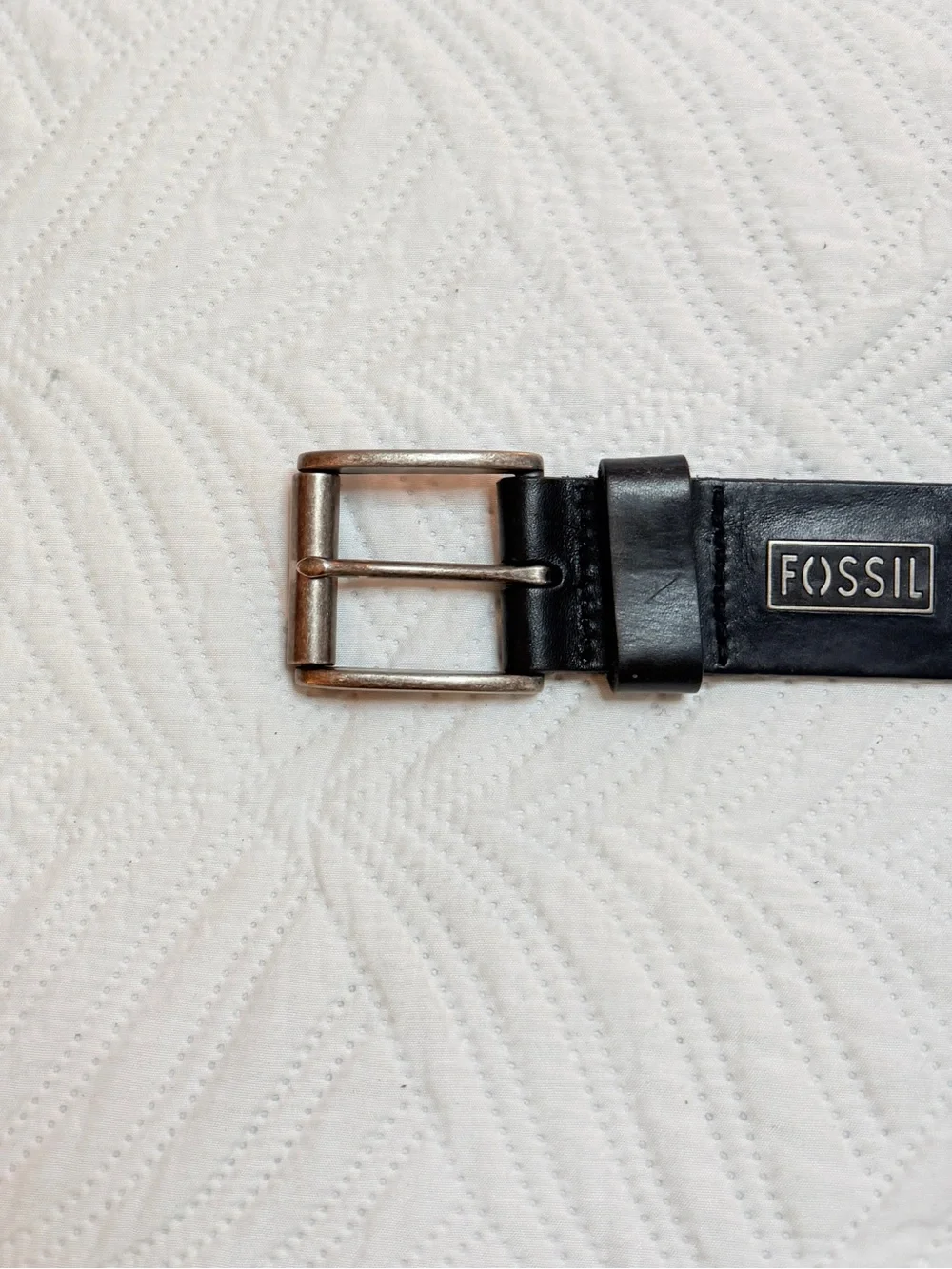 Fossil Black Leather Men's Belt with Silver Buckle. Size 38